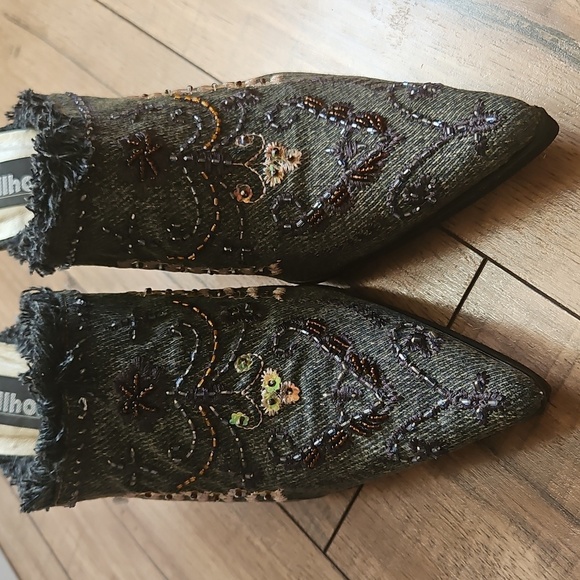 Dollhouse Fergie Denim Beaded 4.25" Heel Mules Size 7 - Picture 2 of 16